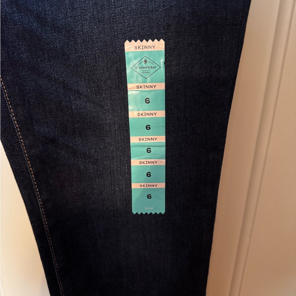 St. John's Bay Women's Dark Indigo Skinny Jeans - New With Tags - Picture 2 of 4